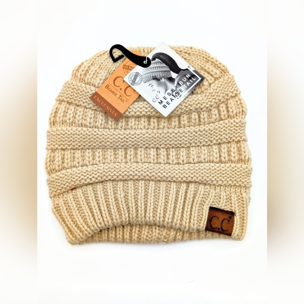 NWT C.C BeanieTail Soft Stretch Cable Knit Messy High Bun Ponytail Beanie